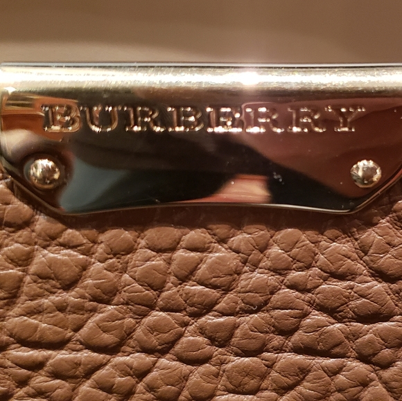 Burberry Medium Clifton Bag - Picture 5 of 8